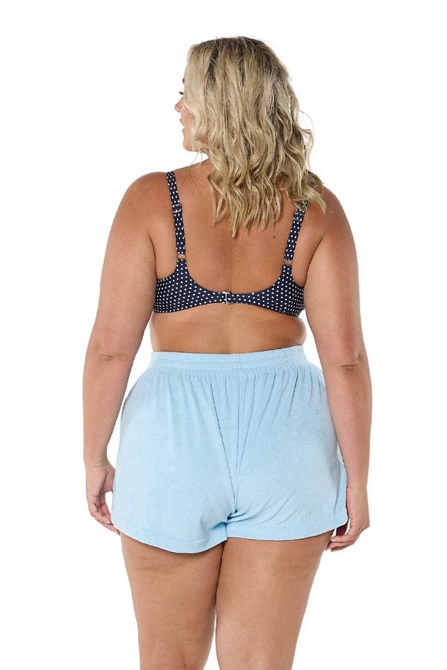 Plus size wearing shorts clearance